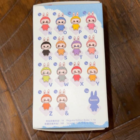 POP MART authentic labubu pin for love “Q” - Picture 2 of 5